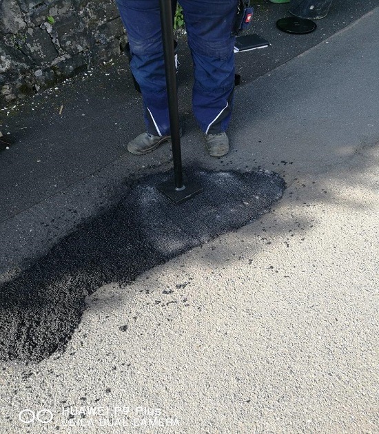 FM Asphaltfüller (Asphaltreparatur / Asphalt reparieren) – Bild 7